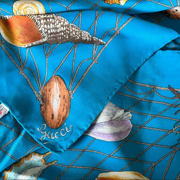 Gucci VTG Seashell Portal Silk Scarf - Picture 8 of 16